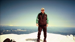 052399 cd mt hoodImg15.jpg